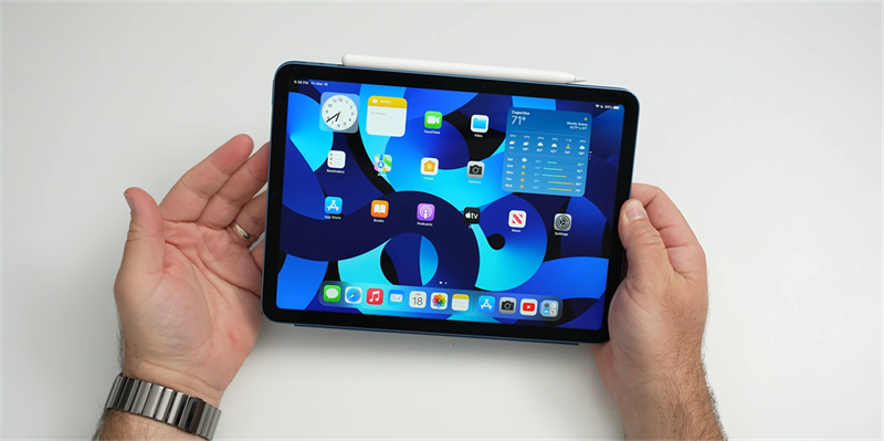 iPad Air 5 2022 được nâng cấp về cổng USB-C và sử dụng kết nối 5G. Nguồn: zollotech.