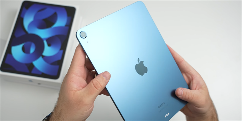 iPad Air 5 2022 mang trong mình con chip Apple M1 tương đương với iPad Pro. Nguồn: zollotech.