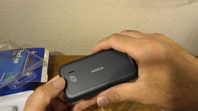Thiết kế Nokia 2760 Flip 4G