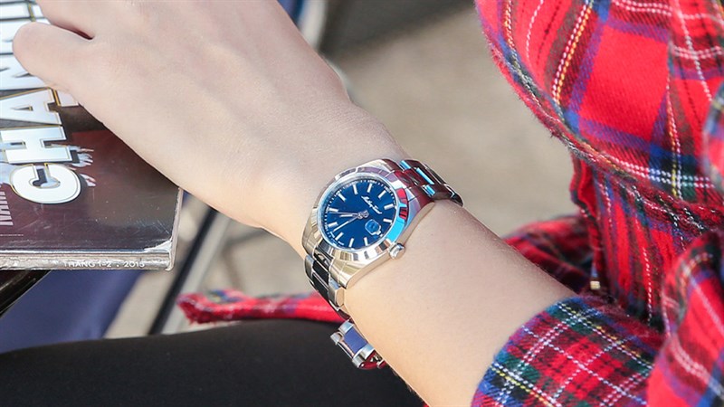 Mathey Tissot D450ABU có thiết kế thanh lịch, sang trọng với 2 màu chủ đạo là xanh dương và bạc Mathey Tissot D450ABU có thiết kế thanh lịch, sang trọng với 2 màu chủ đạo là xanh dương và bạc