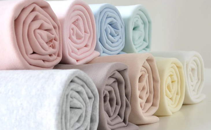 chọn chất liệu vải an toàn, thoải mái cho bé trai