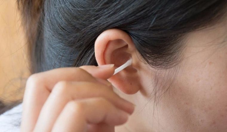 12+ mẹo giảm ngứa tai tại nhà đơn giản, đúng cách, an toàn
