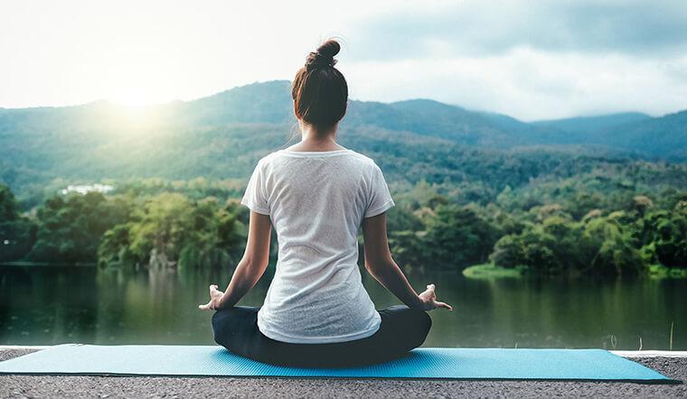 Bài tập khởi động yoga đơn giản dễ thực hiện 