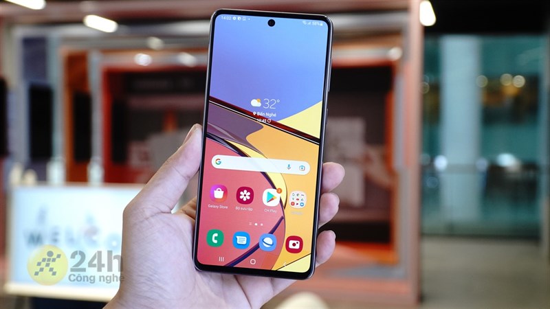 Mình có thực hiện một bài test pin (theo chuẩn TGDĐ) để xem pin 5.000 mAh của Galaxy A73 5G trụ được bao lâu. Mình có thực hiện một bài test pin (theo chuẩn TGDĐ) để xem pin 5.000 mAh của Galaxy A73 5G trụ được bao lâu.