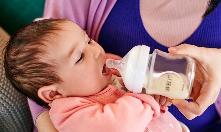 Sau khi đục lỗ phải vệ sinh và tiệt trùng núm ti