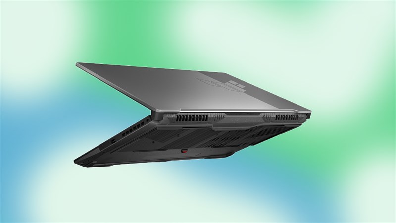 ASUS TUF Gaming A17 FA707RC có khối lượng 2.6 kg, phần thân máy được gia công từ chất liệu nhựa