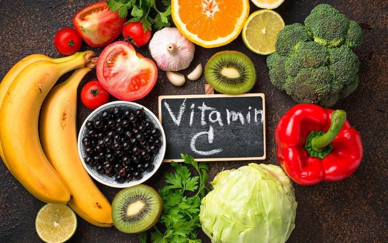 Bổ sung các thực phẩm nhiều vitamin C giúp hỗ trợ điều trị rối loạn tiền đình