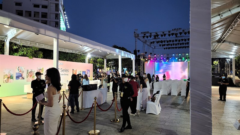 OPPO Reno7 Pro 5G, Reno7 4G ra mắt tại Việt Nam với thiết kế ấn tượng OPPO Reno7 Pro 5G, Reno7 4G ra mắt tại Việt Nam với thiết kế ấn tượng