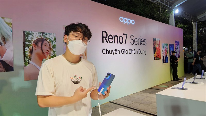 OPPO Reno7 Pro 5G, Reno7 4G ra mắt tại Việt Nam với thiết kế ấn tượng OPPO Reno7 Pro 5G, Reno7 4G ra mắt tại Việt Nam với thiết kế ấn tượng