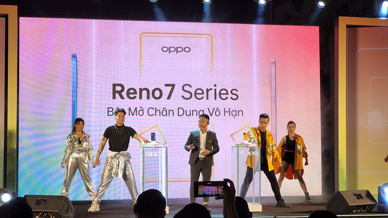 OPPO Reno7 Pro 5G, Reno7 4G ra mắt tại Việt Nam với thiết kế ấn tượng OPPO Reno7 Pro 5G, Reno7 4G ra mắt tại Việt Nam với thiết kế ấn tượng