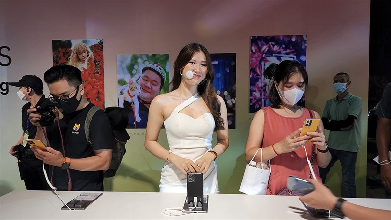 OPPO Reno7 Pro 5G, Reno7 4G ra mắt tại Việt Nam với thiết kế ấn tượng OPPO Reno7 Pro 5G, Reno7 4G ra mắt tại Việt Nam với thiết kế ấn tượng