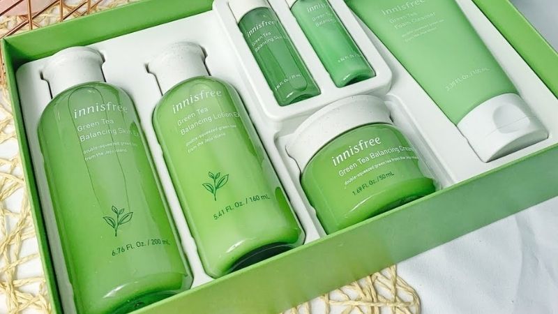 Giá bộ sản phẩm Innisfree trà xanh