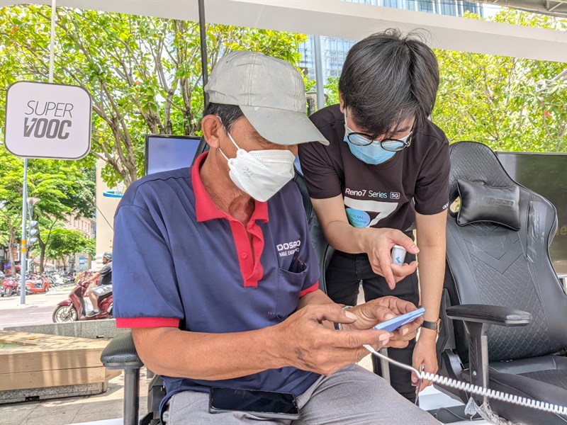 Khách hàng trải nghiệm