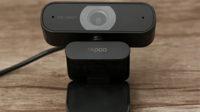 Webcam Rapoo có trọng lượng cực nhẹ giúp bạn dễ dàng lắp đặt trên bất cứ vị trí hay thiết bị nào. 