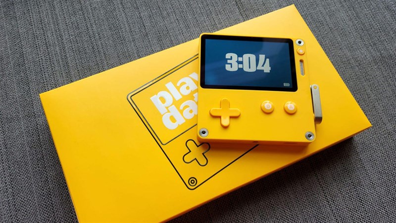 Hình ảnh thực tế máy chơi game Playdate