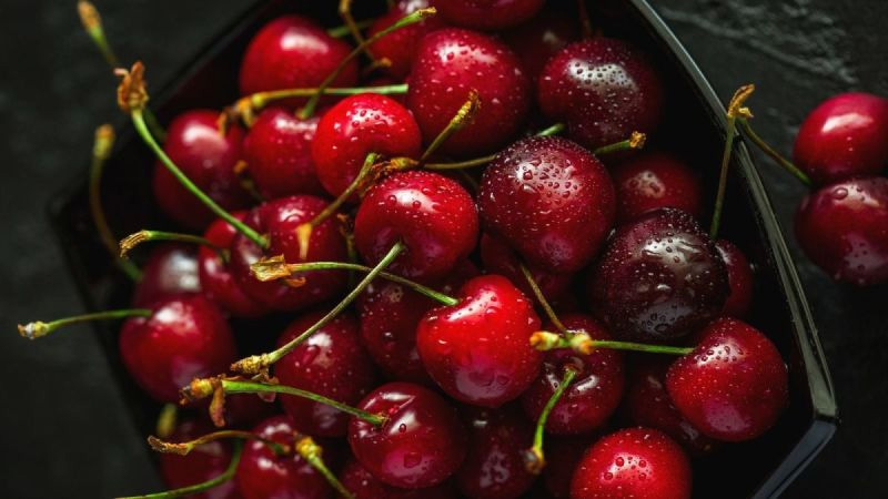 Avoid Cherry being affected by odors from other foods