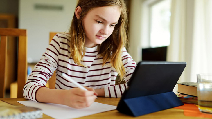 6 tiêu chí chọn mua máy tính bảng học tiếng Anh, học online cho bé