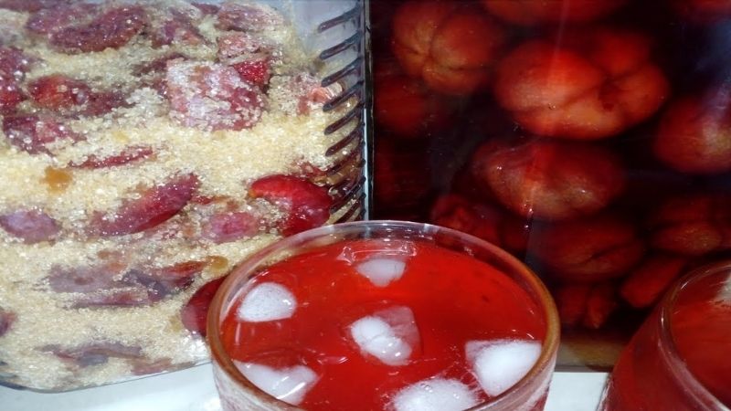 How to make delicious sugar-soaked plum juice, keep it for a long time