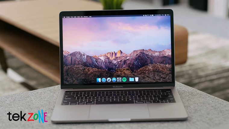 Sự khác biệt giữa Touch Bar và dãy phím F trên MacBook?
