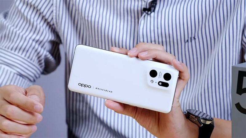 RAM của chiếc OPPO Find X5 Pro 5G lên tới 12 GB, thoải mái đa nhiệm mà không lo bị crash app