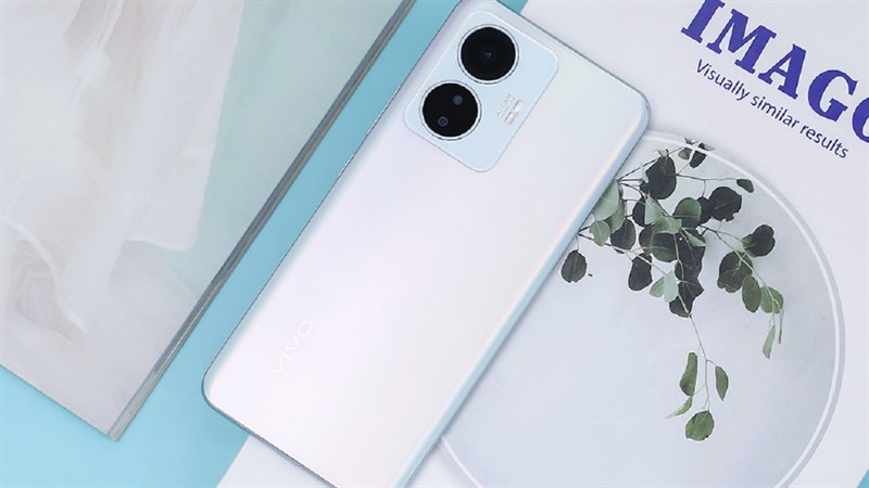 Vivo Y55 mang sắc màu trẻ trung, nhưng vẫn mang lại cảm giác sang trọng quyến rũ