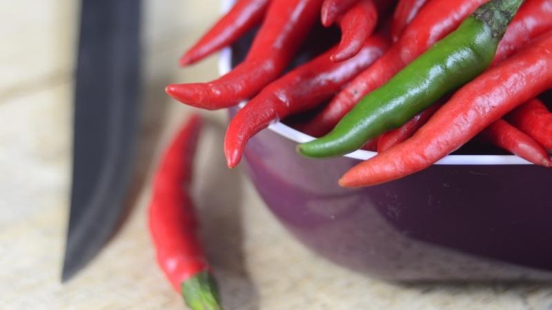 Giá ớt dao động từ 17.000 - 26.000 đồng/kg Giá ớt dao động từ 17.000 - 26.000 đồng/kg