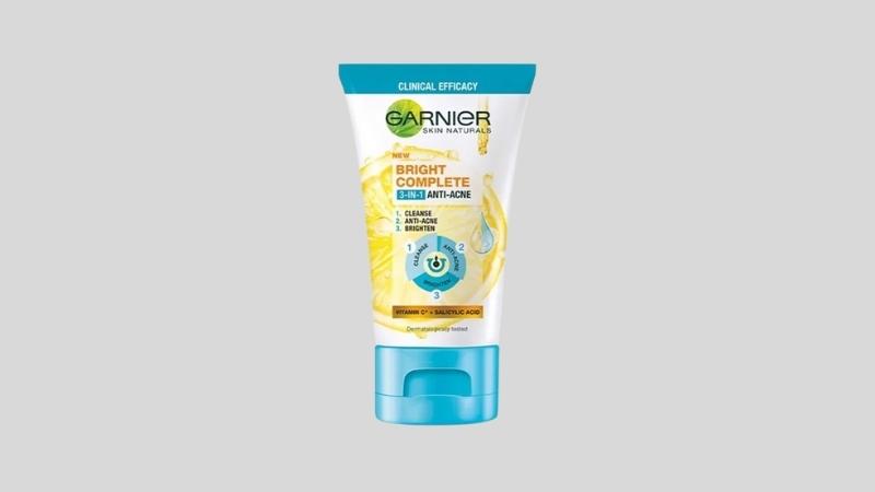 Sữa rửa mặt Garnier 3 in 1 Bright Complete Anti-Acne Foam