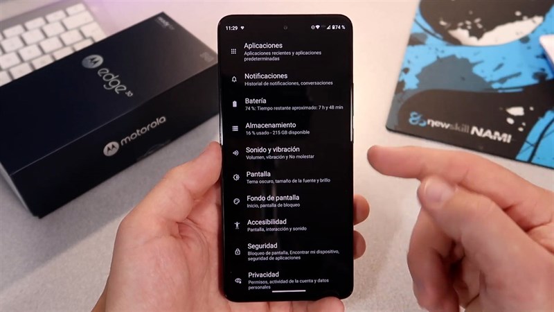 Motorola Edge 30 có cấu hình mạnh trong tầm giá với Snapdragon 778G+ 5G Motorola Edge 30 có cấu hình mạnh trong tầm giá với Snapdragon 778G+ 5G