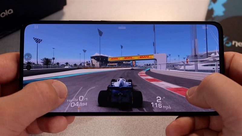 Motorola Edge 30 có thể đáp ứng tốt hầu hết mọi nhu cầu của người dùng từ lướt mạng xã hội đến chơi các game yêu cầu cao về đồ họa Motorola Edge 30 có thể đáp ứng tốt hầu hết mọi nhu cầu của người dùng từ lướt mạng xã hội đến chơi các game yêu cầu cao về đồ họa