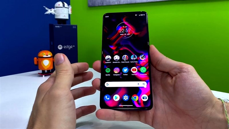 Với viên pin 4.020 mAh thì Motorola Edge 30 cho thời lượng sử dụng không quá thoải mái cho 1 ngày sử dụng Với viên pin 4.020 mAh thì Motorola Edge 30 cho thời lượng sử dụng không quá thoải mái cho 1 ngày sử dụng