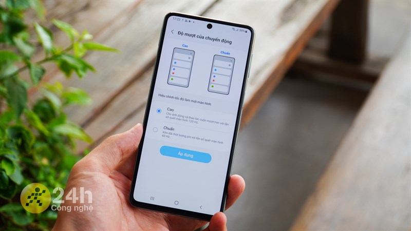Chạm vuốt trên màn hình có tần số quét 120 Hz thì thích thôi rồi Chạm vuốt trên màn hình có tần số quét 120 Hz thì thích thôi rồi