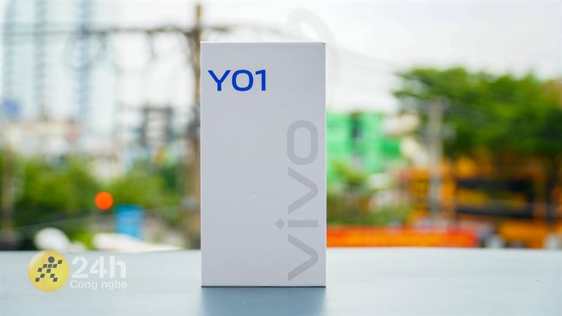 The first is the case of Vivo Y01 with an elegant and elegant White color. Along with that is the 'simplicity' - extremely simple because the box only prints the product name and does not have any image of the machine printed on it like some other smartphone models.