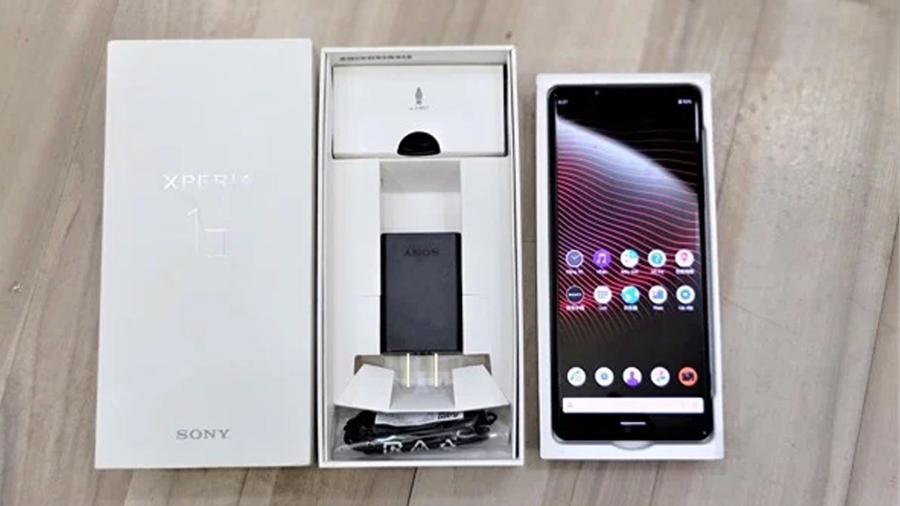 Xperia 1 IV có thể sẽ không có bộ sạc bên trong hộp đựng