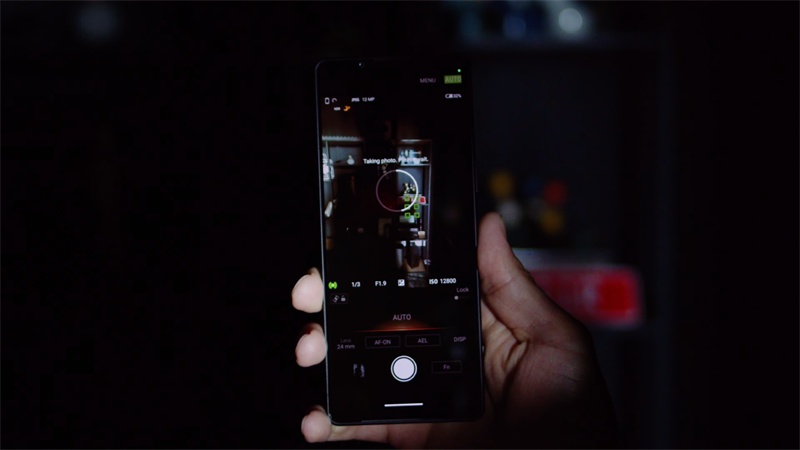 Camera của Xperia 1 V sẽ cải thiện tình trạng nhiễu hạt ở vùng tối trong ảnh tốt hơn thế hệ trước. Nguồn: GSMArena. Camera của Xperia 1 V sẽ cải thiện tình trạng nhiễu hạt ở vùng tối trong ảnh tốt hơn thế hệ trước. Nguồn: GSMArena.