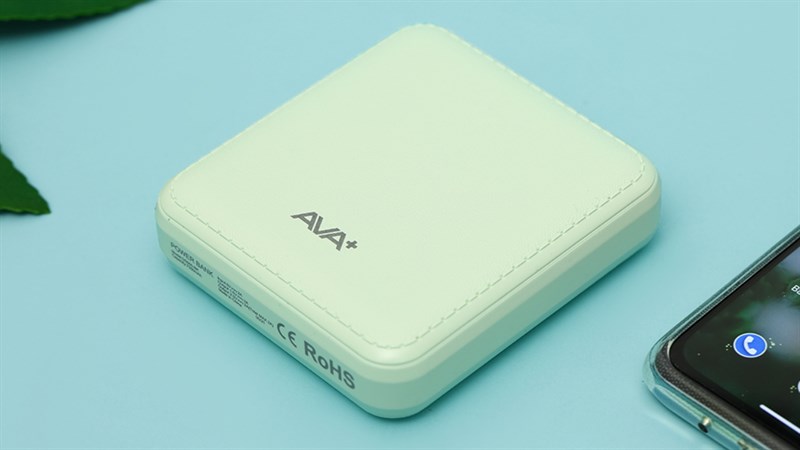 Sản phẩm có kích thước khá gọn nhẹ cùng dung lượng 7.500 mAh cho bạn thoải mái sử dụng cả ngày dài. Sản phẩm có kích thước khá gọn nhẹ cùng dung lượng 7.500 mAh cho bạn thoải mái sử dụng cả ngày dài.