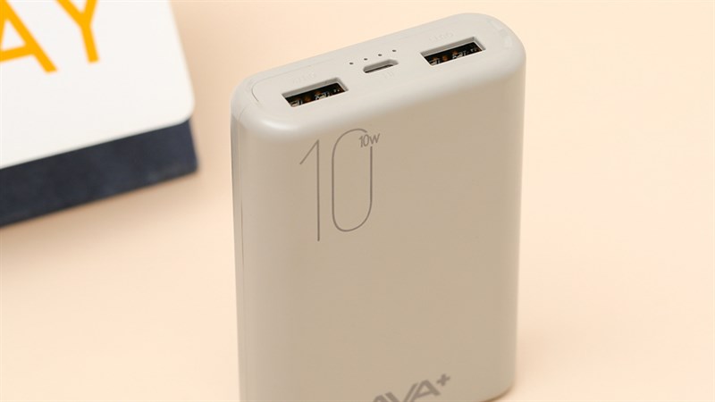 Sản phẩm có được trang bị 2 cổng ra giúp bạn sạc nhanh cùng lúc 2 thiết bị khác nhau. Sản phẩm có được trang bị 2 cổng ra giúp bạn sạc nhanh cùng lúc 2 thiết bị khác nhau.