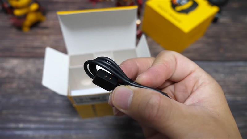 Phụ kiện đi kèm với POCO Watch Phụ kiện đi kèm với POCO Watch