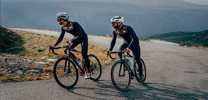 Đau lưng đạp xe có tốt không? 6 lưu ý cho người bị đau lưng khi đạp xe