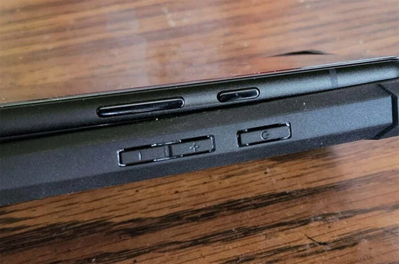 Viền cạnh trên ốp lưng Pixel 6a