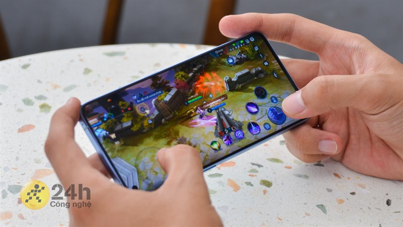 Pin lớn, sạc nhanh 65 W thì tha hồ chơi game cả ngày Pin lớn, sạc nhanh 65 W thì tha hồ chơi game cả ngày