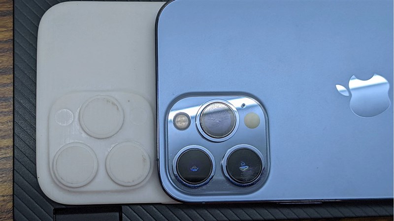 Xuất hiện hình ảnh và video về bản dummy mới của iPhone 14 Pro Max Xuất hiện hình ảnh và video về bản dummy mới của iPhone 14 Pro Max