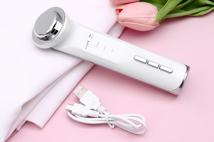 Làm sạch da Máy massage đẩy tinh chất K.SKIN KD9960 loại bỏ những bụi bẩn trên bề mặt da, giúp da hấp thu tốt các dưỡng chất từ mỹ phẩm