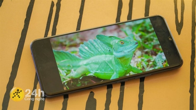 Vivo Y15s có một màn hình khá lớn với chất lượng hiển thị cao