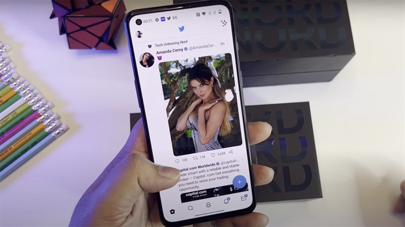 Trên tay OnePlus Nord 2T