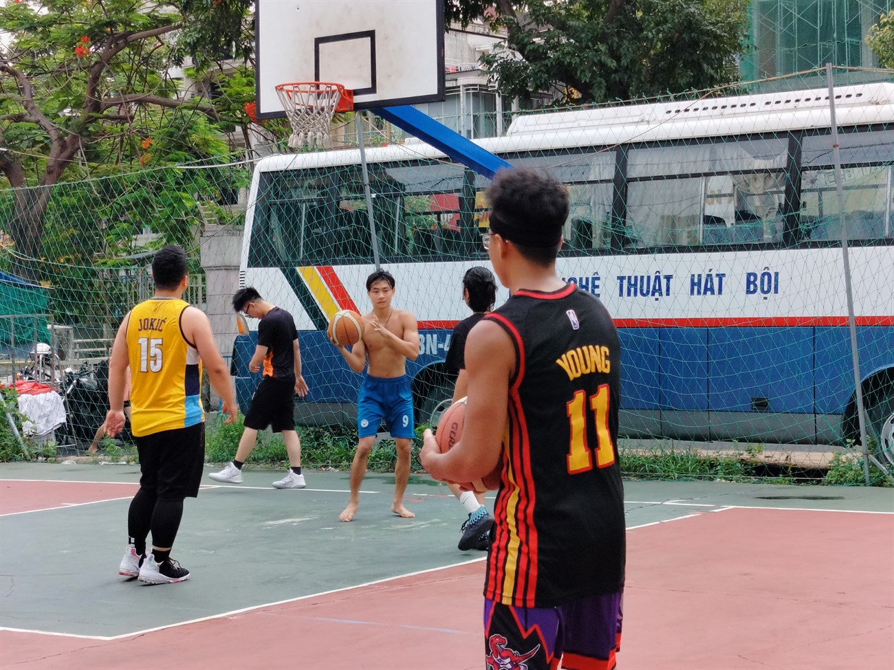 Ảnh chụp tự động trong điều kiện đầy đủ sáng trên Realme 9 4G. Ảnh chụp tự động trong điều kiện đầy đủ sáng trên Realme 9 4G.