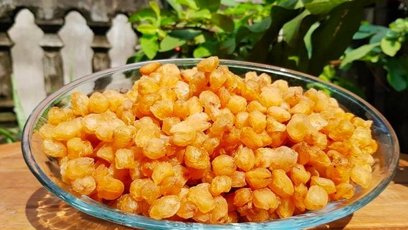 Preserving longan fruit in the cool compartment of the refrigerator