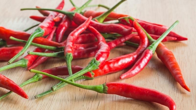  Giá ớt dao động từ 25.000 - 35.000 đồng/kg trên cả nước
