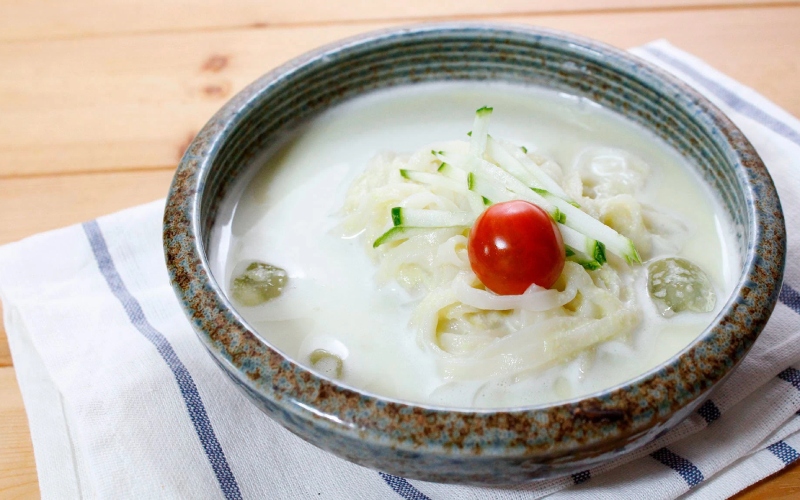 How to make delicious Korean cold soy milk soup noodles (Kongguksu)
