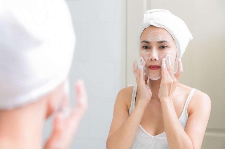 2 minutes is the ideal amount of time to wash your face