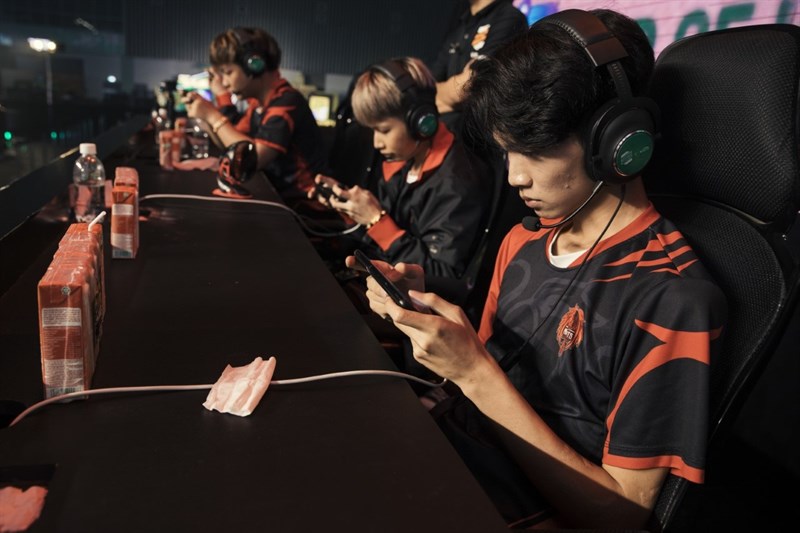 ROG Phone 5s là thiết bị thi đấu chính thức của bộ môn Free Fire tại SEA Games 31